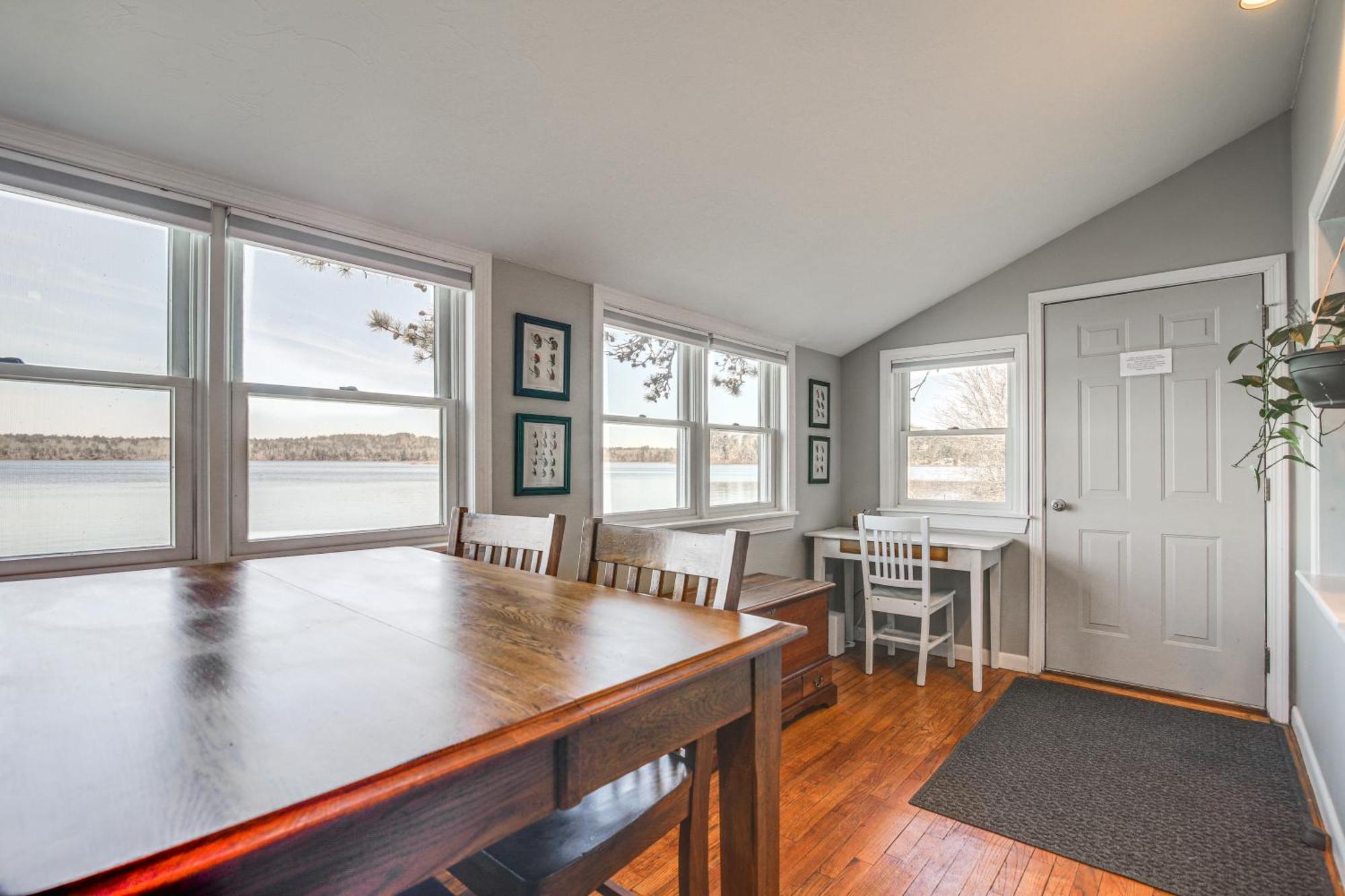 Quiet Plymouth Cottage On Great South Pond! Екстер'єр фото